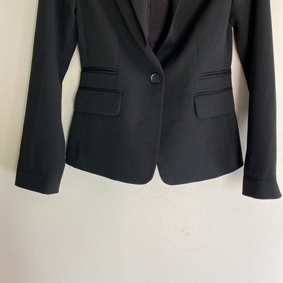 Express Notch Collar One Button Blazer - Black - 2 - Picture 4 of 9